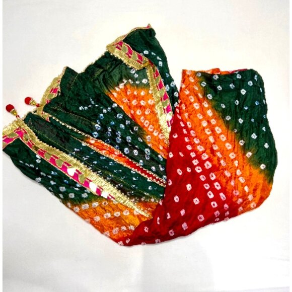 Multicolor Bandhani Dupatta With Gold & Pink Border - Picture 3 of 5
